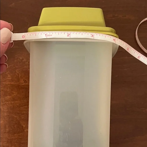 Tupperware Green and White Kitchen Storage Containers - Picture 10 of 11